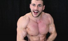 Cocky Muscle Guy Plays Strip Poker While Wanking