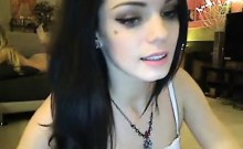 Slim Cambabe Self Fucking Her Pink Hole For Her Viewers